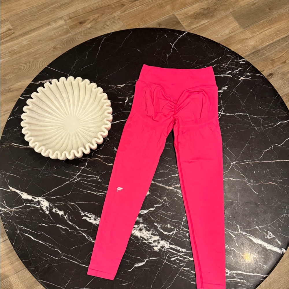 Fabletics Pink Crush High-Waist Seamless Scrunch High-Waisted Legging - Picture 3 of 3